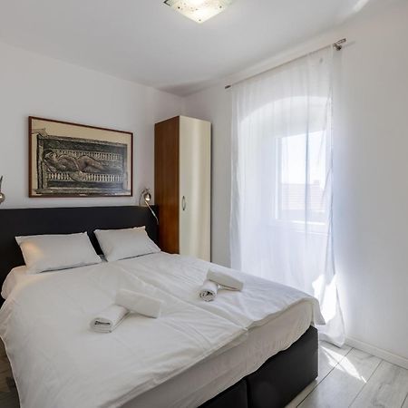 Split Central City Apartment Екстер'єр фото