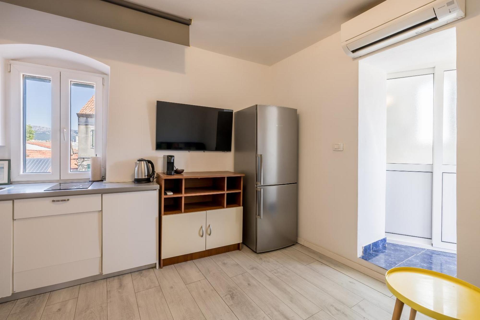 Split Central City Apartment Екстер'єр фото